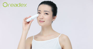 How Does the Massager Differ from Manual Eye Massage?